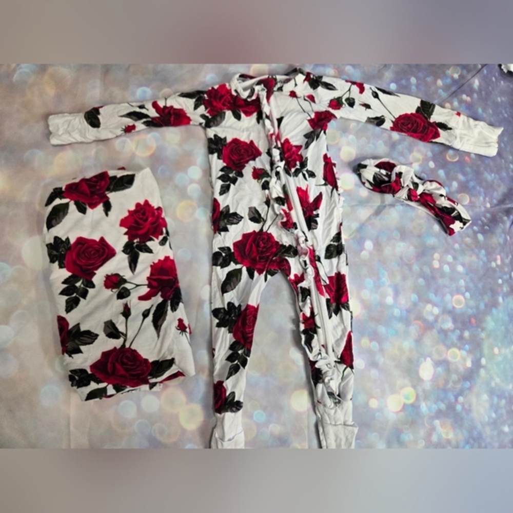Bums and Roses blanket and headband